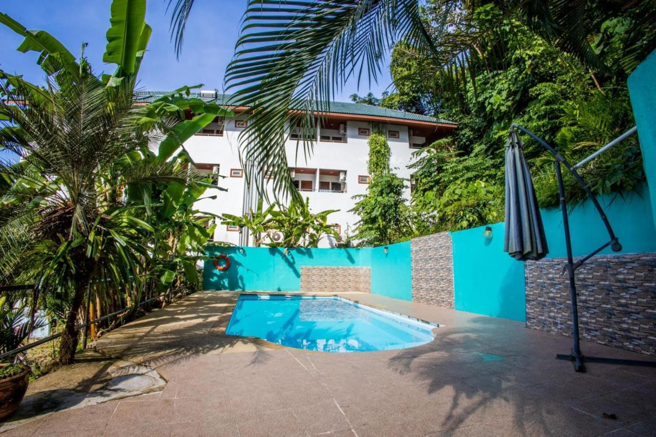 Riviera Patong Hotel Exterior foto